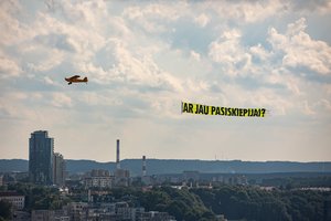 Akis į dangų pakėlę vilniečiai pamatė savivaldybės pasiųstą žinutę