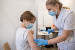 „Moderna“ vakcina Lietuvoje jau gali būti skiepijami vaikai nuo 12 metų