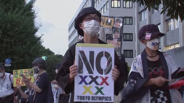 Išaugus COVID-19 atvejams Tokijuje gyventojai vėl protestuoja: reikalauja atšaukti olimpines žaidynes