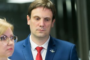 Iš partijos išmestas T. Tomilinas: R. Karbauskis kratosi varžovų – stipriausio jau atsikratė, dabar – manęs