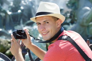 Merginos paplūdimyje užkaitino pro šalį ėjusį vaikiną: išsigandęs net pabėgo į kopas