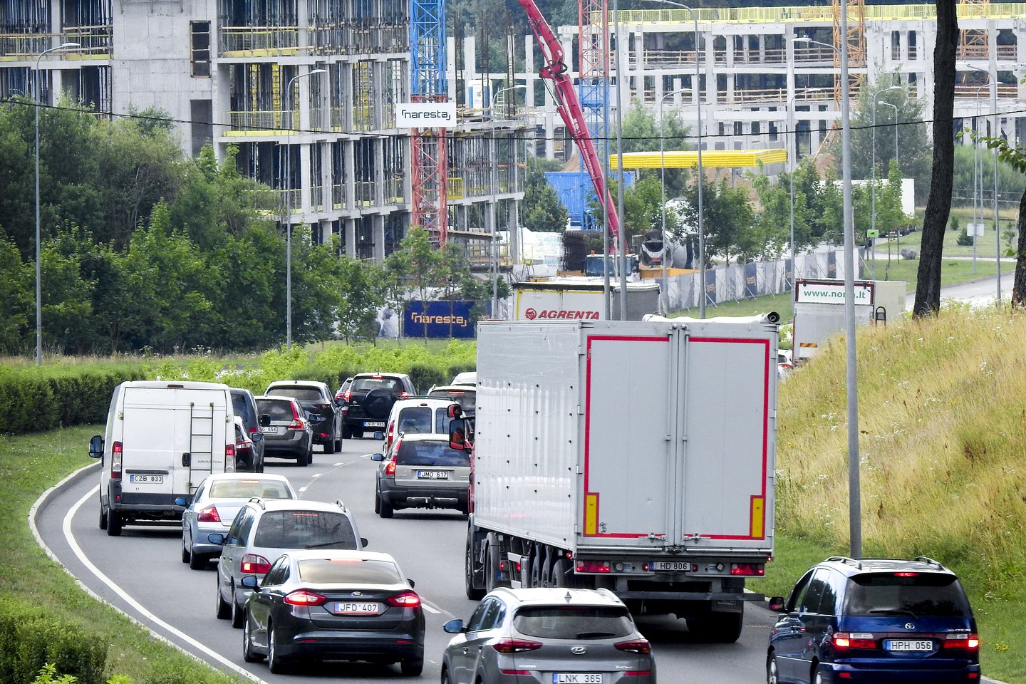 Šiuolaikinis žmogus dieną dažniausiai pradeda ir baigia su telefonu rankoje.<br>V.Ščiavinsko nuotr.