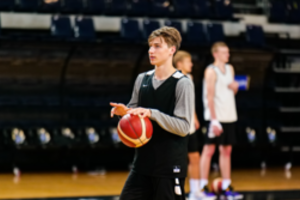 Pasiruošimą FIBA Challenger turnyrui pradėjo Ž. Urbono vadovaujami aštuoniolikmečiai