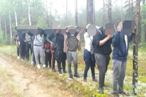 ES smerkia Minską už migrantų naudojimą politiniais tikslais, grasina sankcijomis