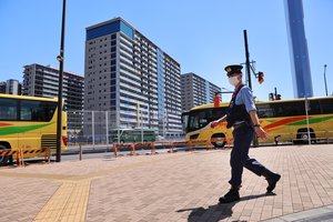 Japonai žino – ir vėl Olimpiniame kaimelyje vyko išgertuvės, žada rimtų problemų vakarėlio dalyviams