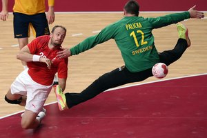 Olimpinio rankinio turnyro pirmajame etape nesėkmių neišvengė nė viena komanda