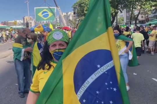 Tūkstančiai išėjo į San Paulo ir Rio de Žaneiro gatves: reikalaujama balsavimo sistemos pakeitimų