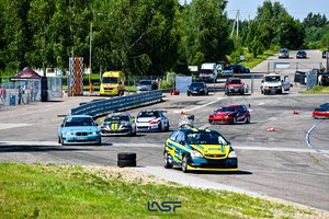 Šeštadienio lenktynės Kačerginėje – be avarijų, bet su intriga iki galo