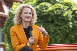 A. Armonaitė teigia nenorinti karantinais bausti pasiskiepijusių, bet turi perspėjimą