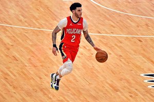 NBA laisvųjų agentų rinkoje – šėlsmas: nesnaudęs A. Karnišovas į Čikagą priviliojo Lonzo Ballą