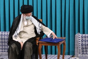 E. Raisi inauguruotas naujuoju Irano prezidentu