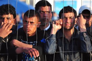 Italijos Lampedūzos migrantų priėmimo centre žmonių yra penkis kartus daugiau negu vietų