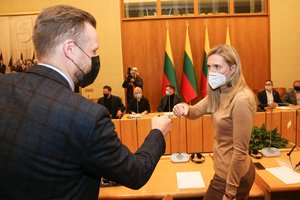 A. Bilotaitė ir G. Landsbergis iki šiol neatsakė į praėjusią savaitę valstiečių frakcijos kvietimą susitikti