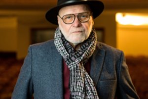 Pažaislio liepų alėjoje – dedikacija poetui Vytautui Mačerniui