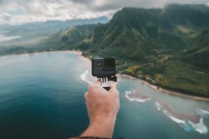 Patarė, kokius įrenginius pasiimti atostogoms – pasiūlymai gali nustebinti