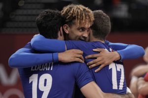 Tobulą prancūzų olimpinį ketvirtadienį vainikavo tinklininkų pergalė