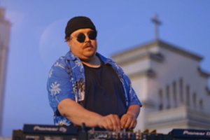 Ant buvusios radijo gamyklos stogo: laužyti ritmai, modernizmas bei Kauno kultūrinis atgimimas