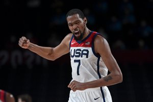 Prancūzų pasipriešinimą atlaikiusi JAV pasidabino auksu ir pratęsė dominavimą olimpiniame krepšinyje