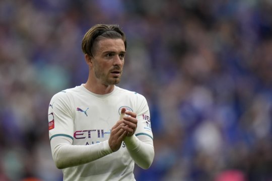 J. Grealisho debiutas Mančesteryje apkarto: pirmąjį sezono trofėjų iškovojo „Leicester City“