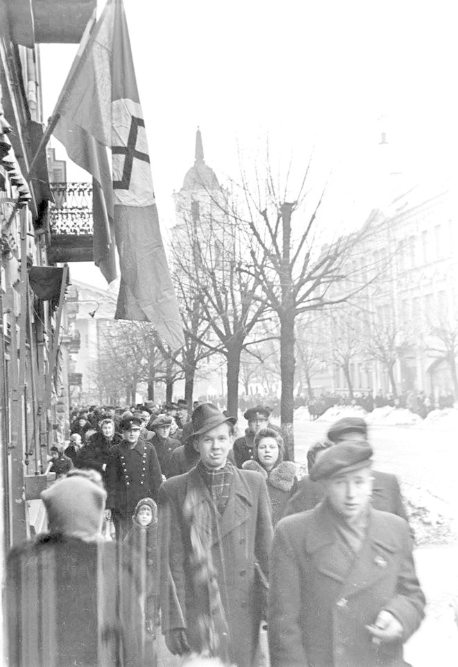 Gedimino gatvė, 1942 m. J. Miežlaiškis.<br>Leidėjų nuotr.