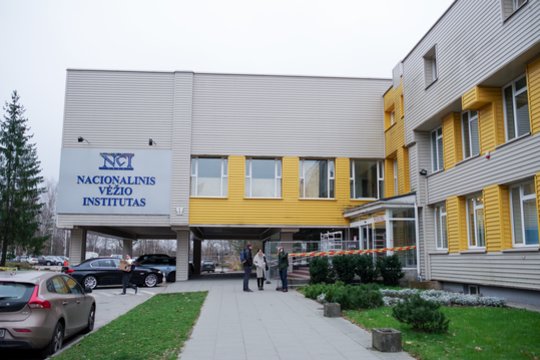 Greitų sprendimų dėl Nacionalinio vėžio instituto nebus