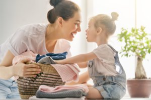 Alergiškiems ar atopiniu dermatitu sergantiems vaikams svarbu ne tik mityba, bet ir aplinka