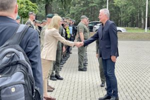 G. Nausėda dėkojo pasieniečiams, kariams, Frontex pareigūnams