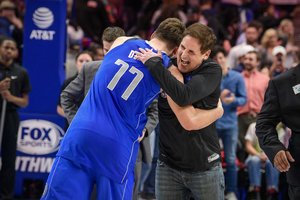 „Dallas Mavericks“ savininkas M. Cubanas – Slovėnijoje: atvežė 207 mln. dolerių sutartį L. Dončičiui