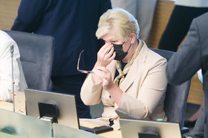 Premjerės žinutė protestuotojams: prabanga nepasiskiepyti jiems kainuos