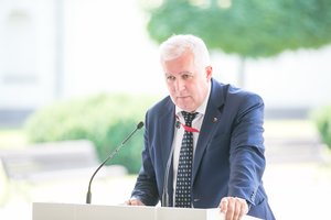 Seimas leido ekstremalios situacijos sąlygomis kariams suteikti daugiau įgaliojimų