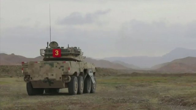 Rusija ir Kinija vykdo karines pratybas: užfiksuota, kaip išbandomi tankai