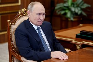 V. Putinas nurodė pasiųsti pastiprinimą kovai su Sibiro miškų gaisrais