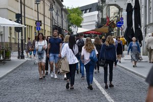 Specialistė įvardijo 2 priežastis, kodėl daugėja koronaviruso atvejų, nors ruduo dar neprasidėjo