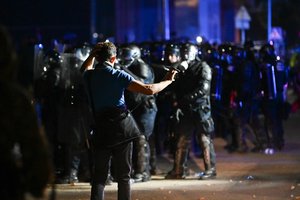 Riaušėmis pasibaigęs mitingas prie Seimo: sulaikyti 26 asmenys, nukentėjo 15 policininkų