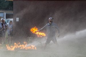 Lenkijoje – nerimstančios aistros: per policininkų sulaikymą žuvus jaunuoliui, mieste kilo riaušės