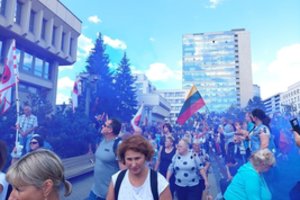 Prezidentūra tikina: reikia atskirti mitingą ir riaušes, pasisakė apie gautus mitinguotojų reikalavimus 