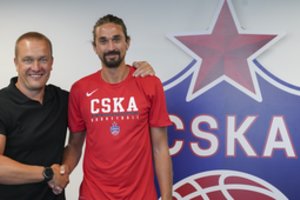 CSKA sudrebino Eurolygos rinką: pristatė A. Švedą