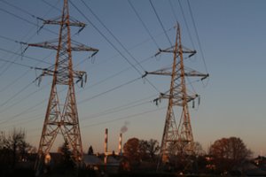 Auga vartojimas, auga ir kainos – liepą elektra Lietuvoje brango 14 proc.