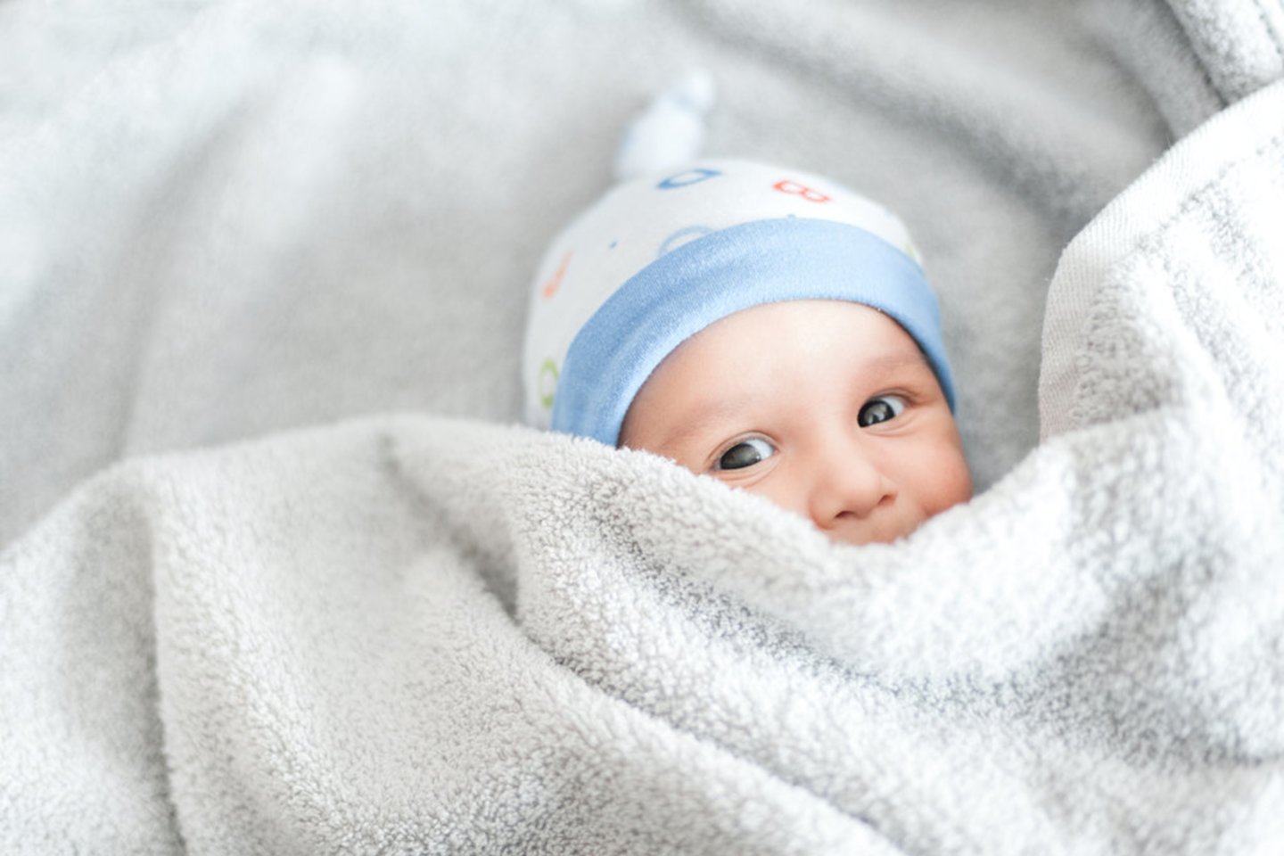 Patvarus pledukas tarnaus ilgiau Ieškant pleduko kūdikėliui, paprastai galvojama apie jo ramų ir jaukų miegelį lovelėje ar vežimėlyje.<br>Shutterstock nuotr.