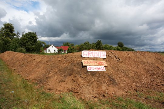 Šis statinys supykdo daugelį nuosavų namų kaimynų, todėl būtina žinoti: užteks jų pritarimo ar būtinas leidimas statybai