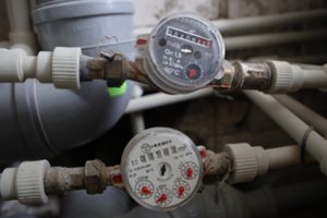 Gavęs sąskaitą už vandens skaitiklių patikrinimą nustebo – mano, kad tai neteisėta