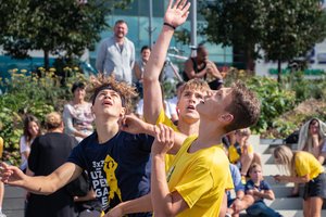 Paskatinti skiepytis jaunuolius Vilniuje rengiama krepšinio diena