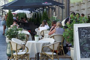 Nuo pirmadienio galės pasirinkti – aptarnauti visus ar tik galimybių pasą turinčius