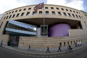 Britų ambasados Berlyne įvykis primena, kad seni geri šnipai tebeegzistuoja