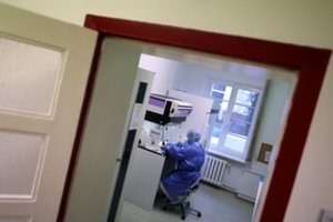 Apklausa: daugiau kaip pusė vokiečių pritaria dėl koronaviruso įvestiems apribojimams