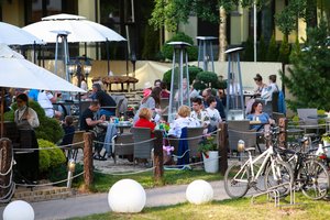 Įsigalioja nauji COVID-19 reikalavimai: keičiasi ir taisyklės kavinėse bei restoranuose