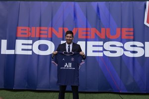 Pasaulio sporto savaitė: sunkus futbolo milžinų startas, teniso mūšiai Kanadoje ir Vokietijos legendos netektis