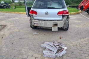 Pasieniečiai sulaikė 4 automobilius, kuriuose buvo įrengtos slėptuvės cigaretėms