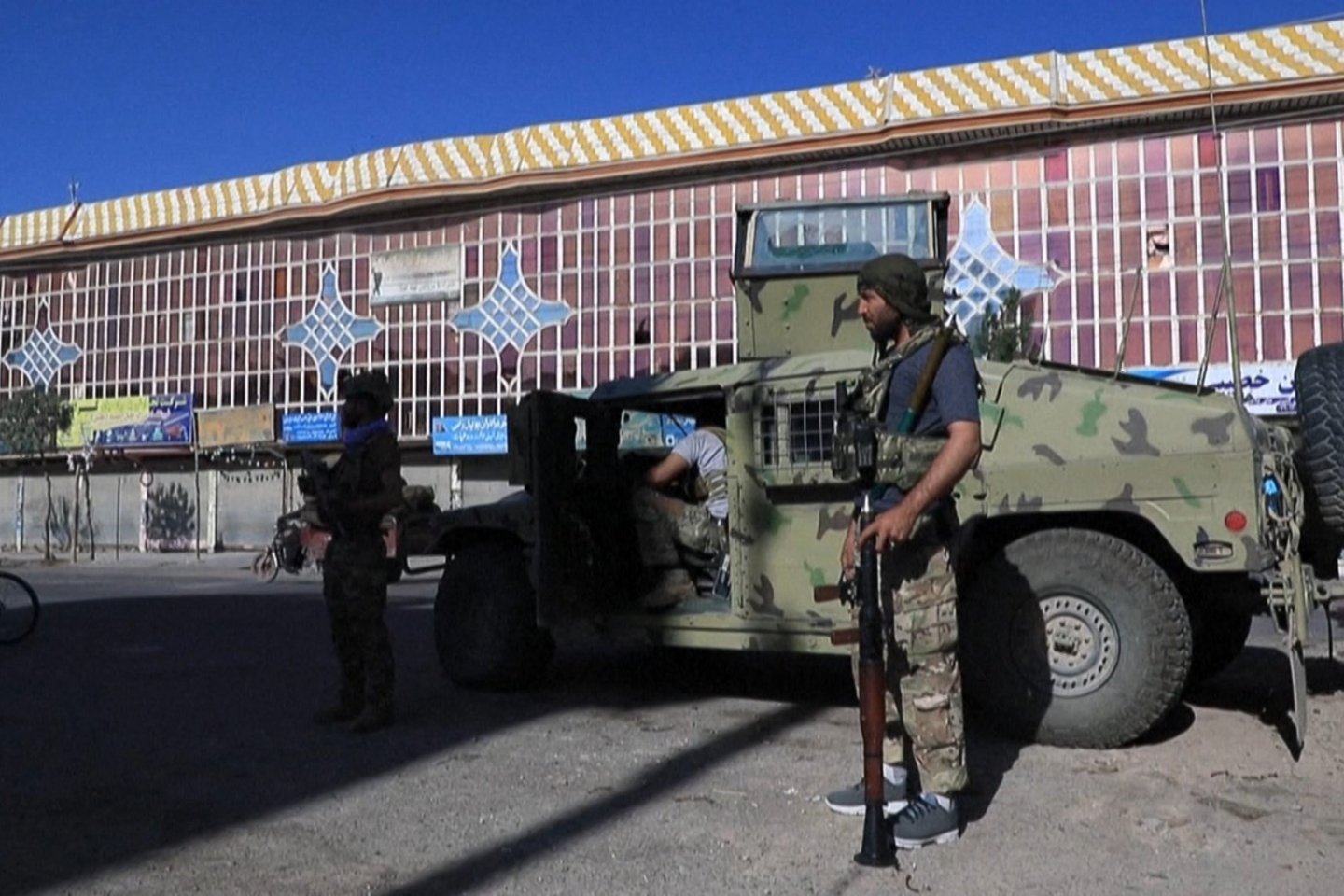 Talibai žada amnestiją Afganistano armijos kari<br>AFP/Scanpix nuotr.