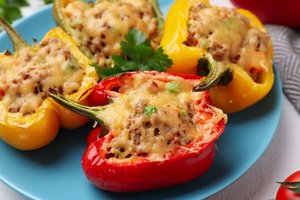 3 įdarytų paprikų receptai: išsirinks ir mėsėdžiai, ir vegetarai